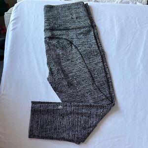 Lululemon - Fast and Free High Rise Crop - 19” inseam - 8 - like new